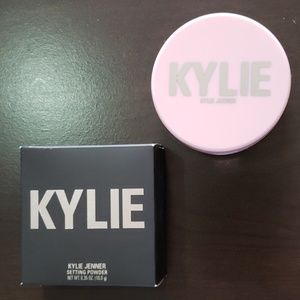 Kylie Cosmetics Soft Pink Setting Powder